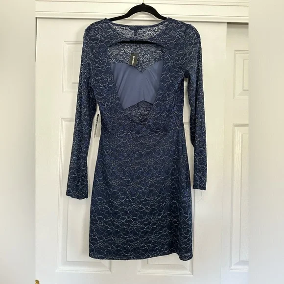 Express open back lace dress‎ - Picture 3 of 3